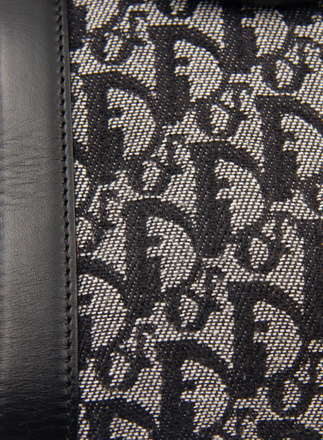 TVBBBCP26550LSW_Black_4.png