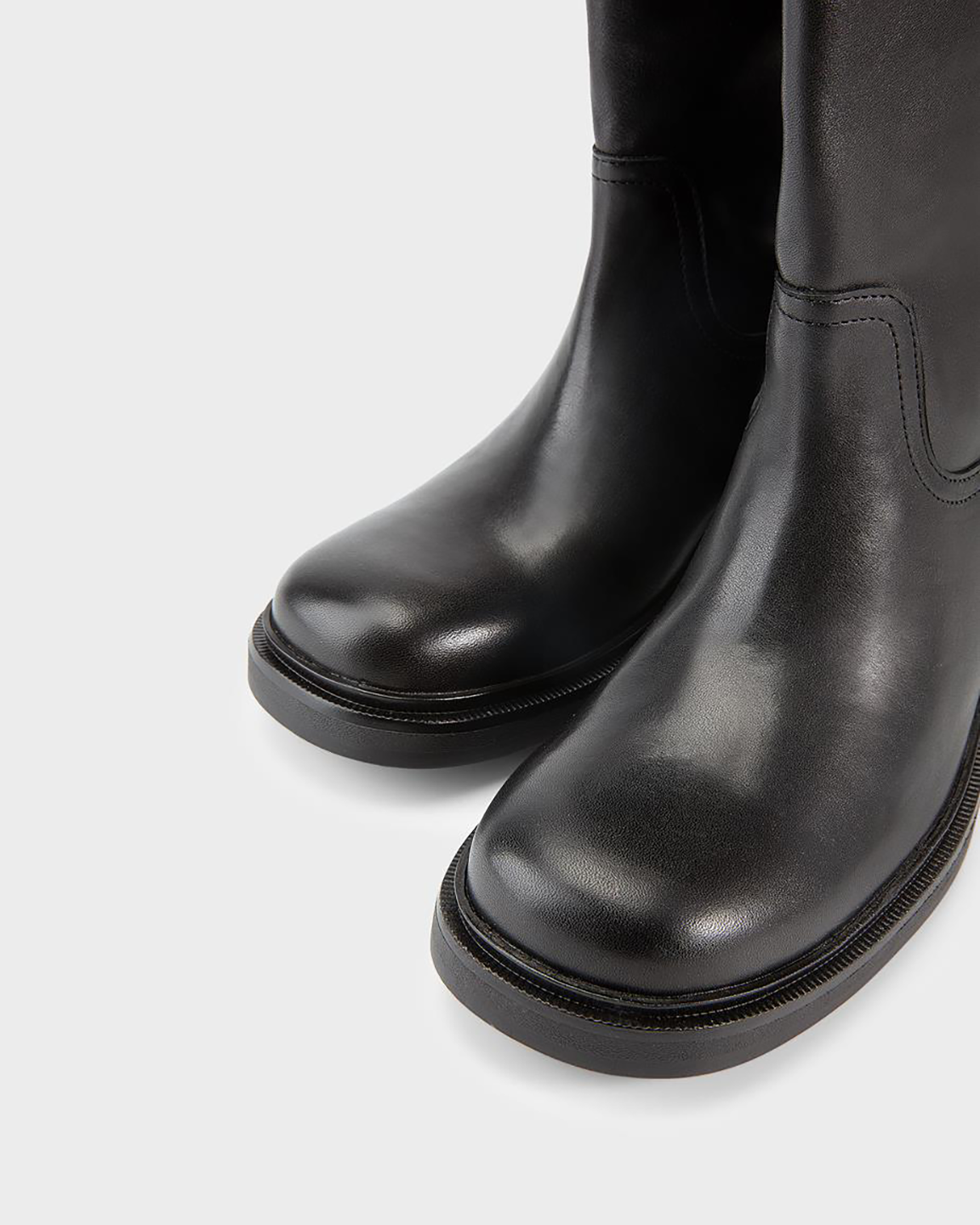 VAGCCAL16300LAW_Black_3.png