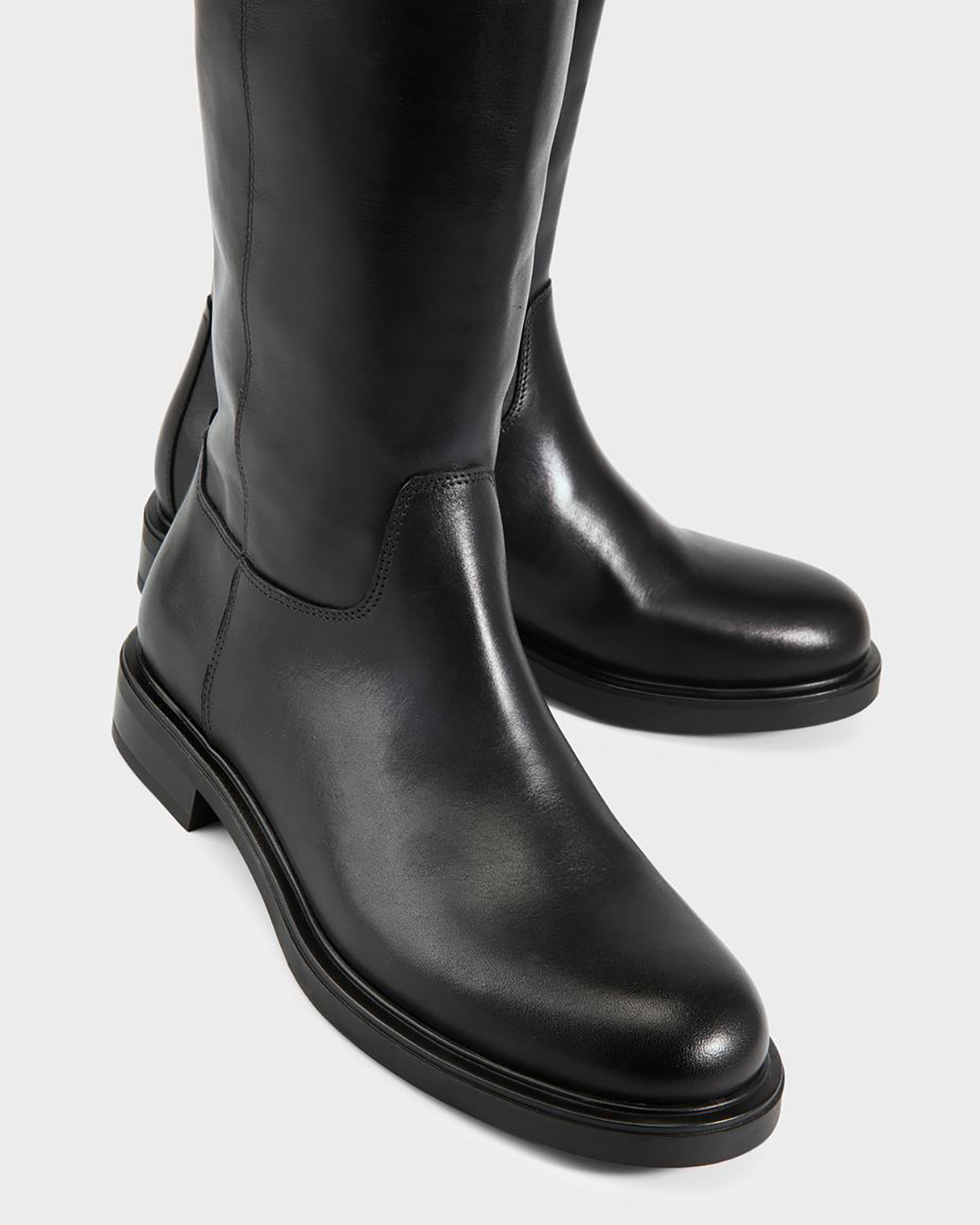 VAGCCAL16306LAW_Black_3.png