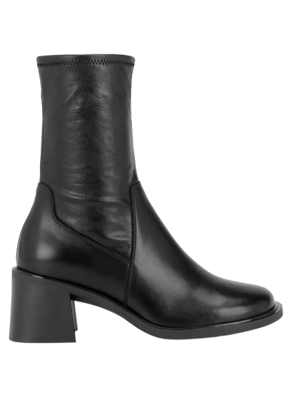VAGCCAL16310LAW_Black_0.png