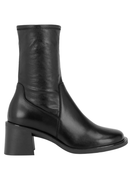 VAGCCAL16310LAW_Black_0.png