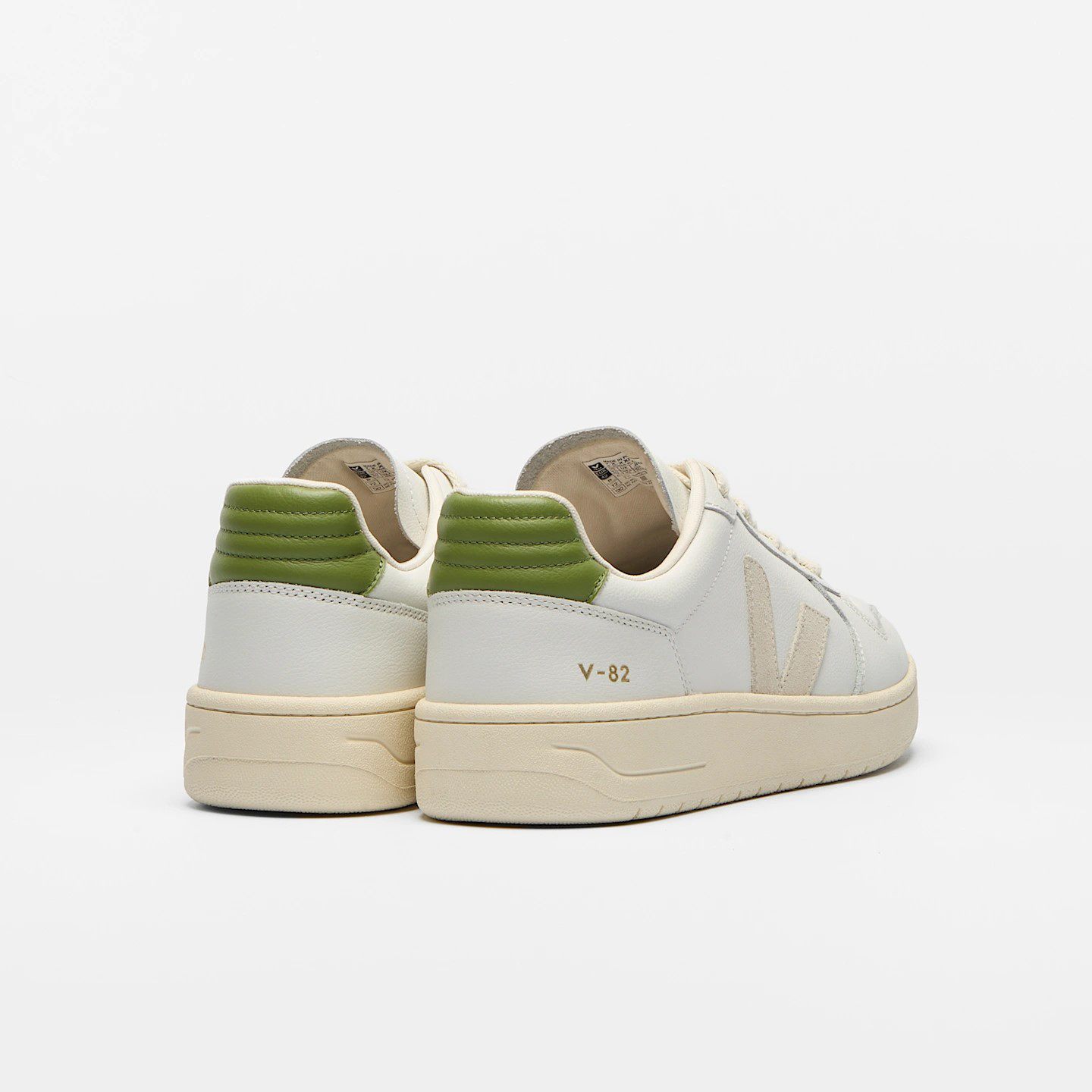 VEJ2SNE00000LSM_WHITE_PIERRE_KIWI_2.png