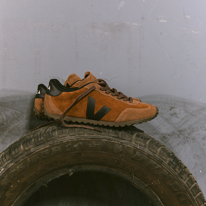 VEJ2SNE00000SDW_COGNAC%2BBLACK_3.png