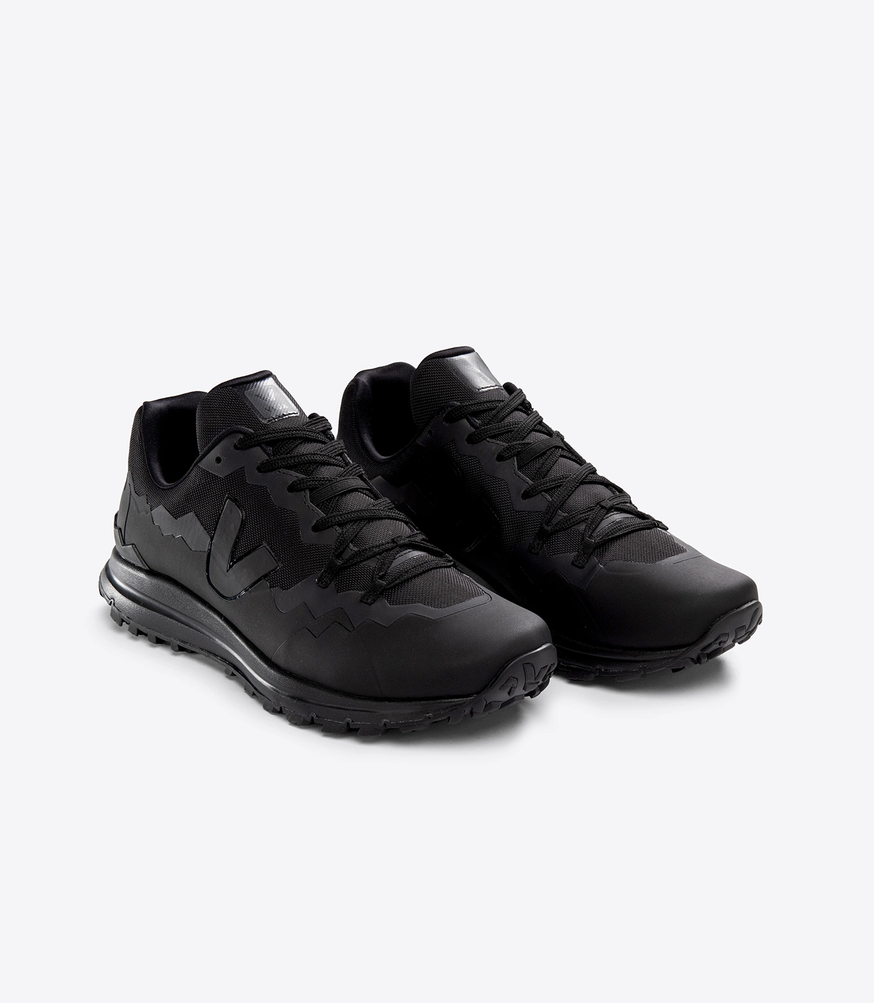 VEJ2SNE10080PYM_Black_1.png