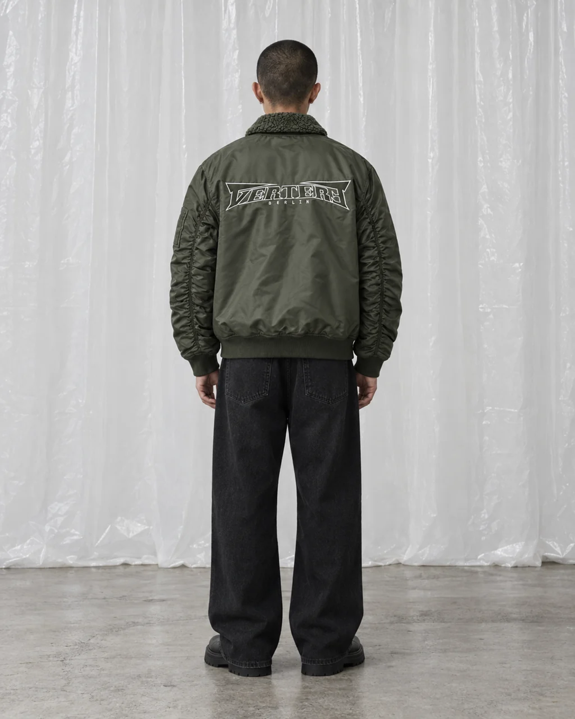 VRT1CJK19657PYM_Olive_3.png