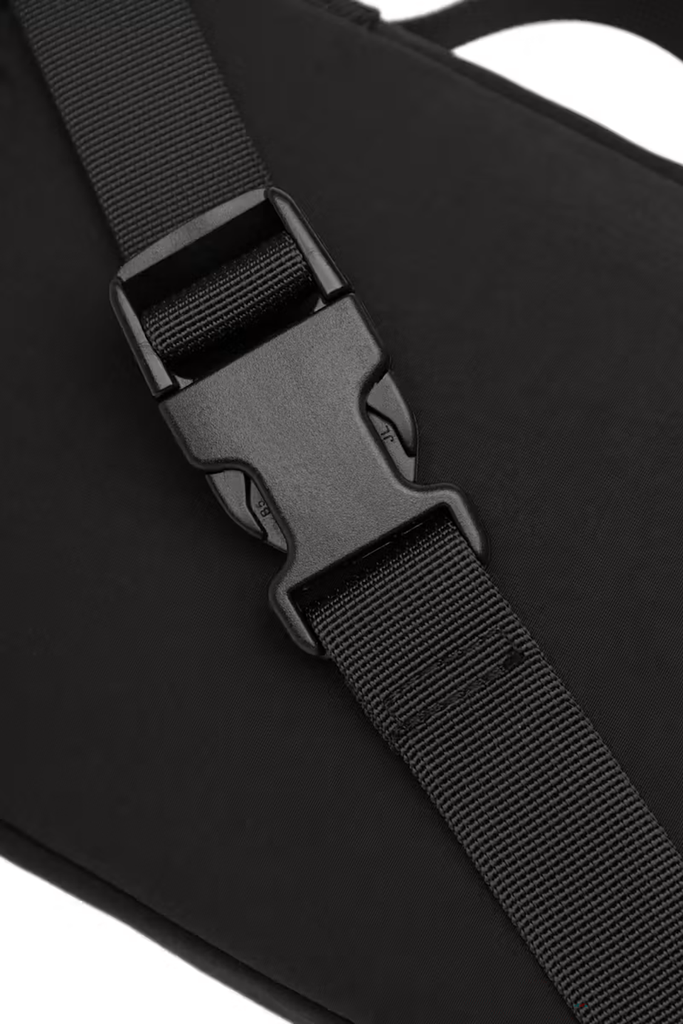WDW3BAG18100NYM_Black_2.png